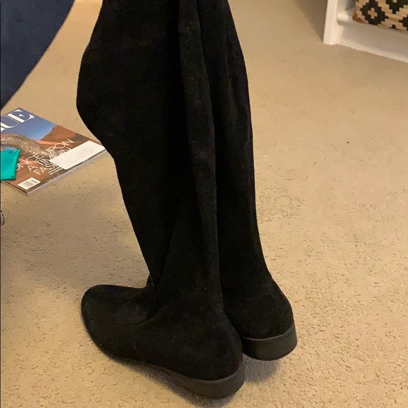 Over the knee boots - Picture 2 of 4